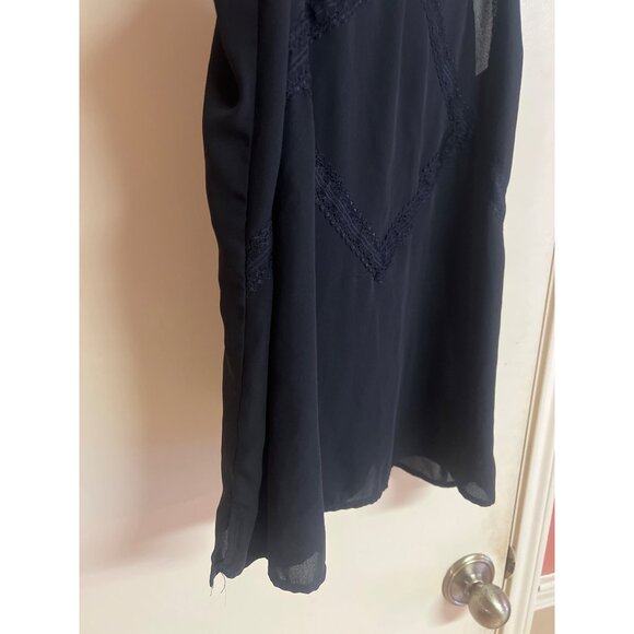 Promesa XL Black Lace Trim Camisole Top – Because Basic Is Boring - Picture 3 of 8